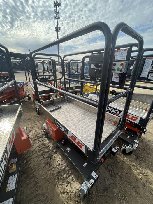 2023 JLG 1030P