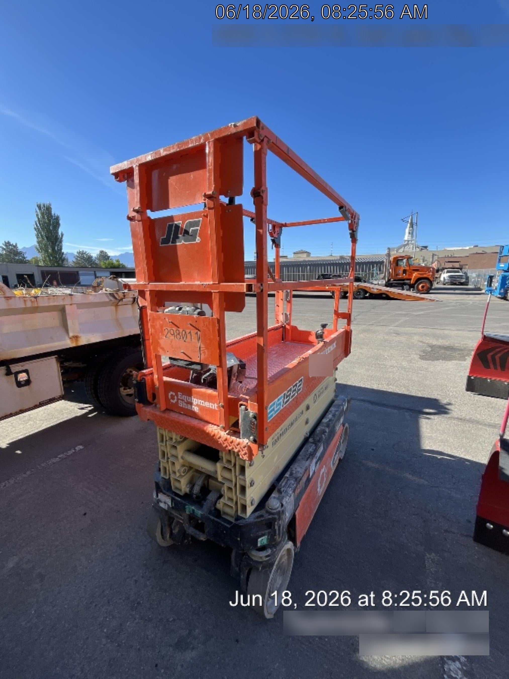2023 JLG ES1932