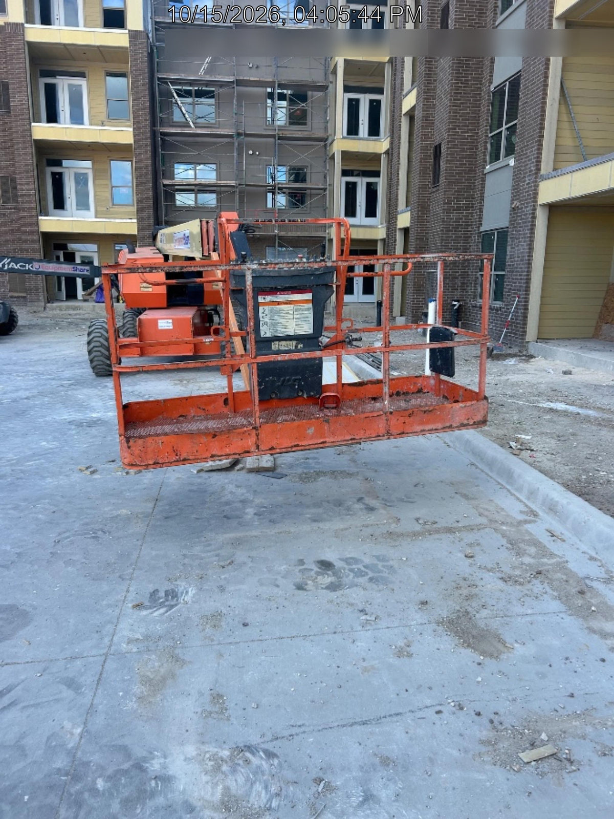 2016 JLG 660SJ