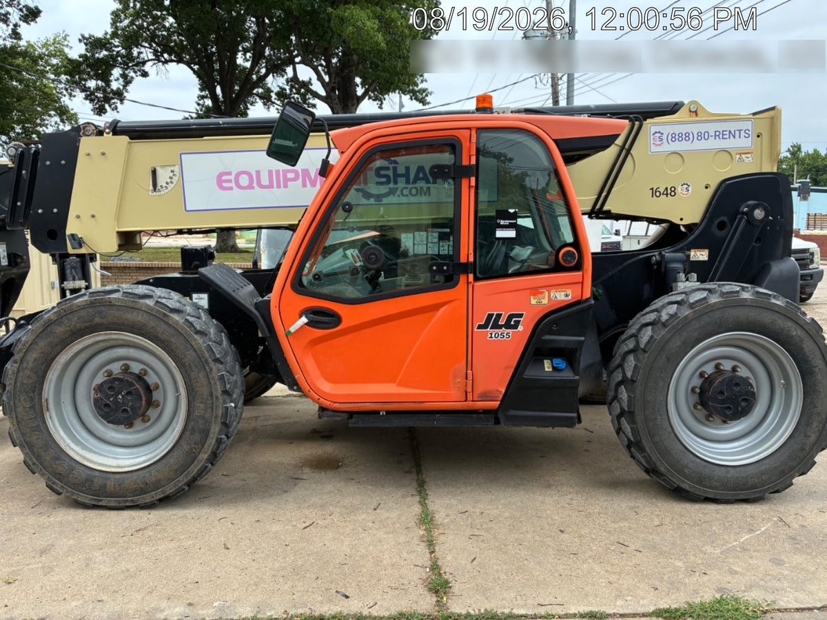 2016 JLG 1055