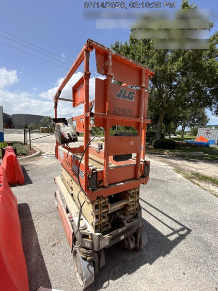 2022 JLG ES1932