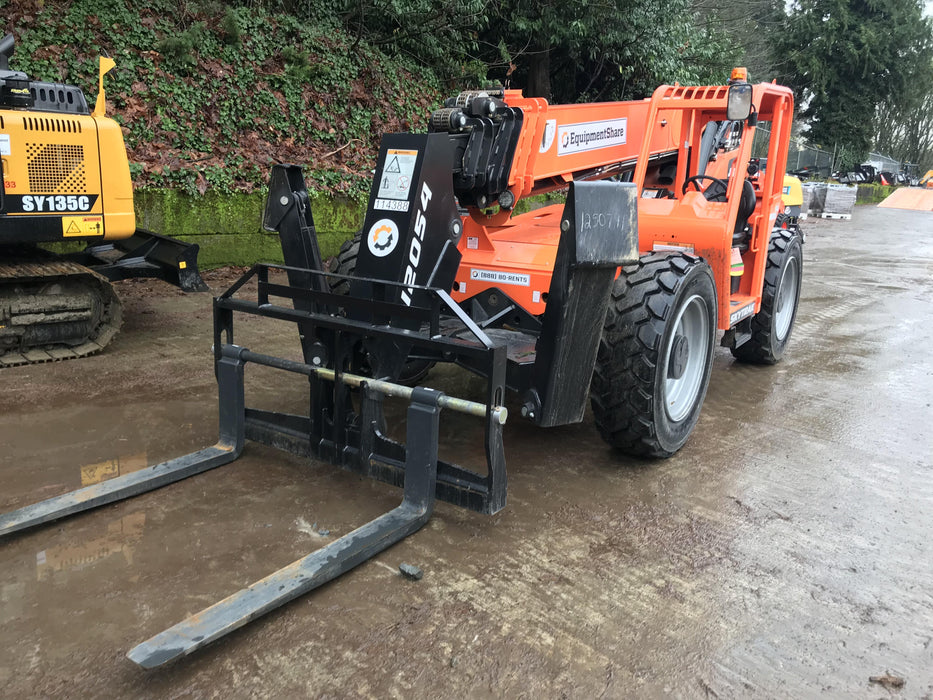 2020 Skytrak 12054 110Hp, Canopy, FF, Work Lights, Beacon, Aux Hydraulics, Back up Alarm, Lifting Eye, ES Decals