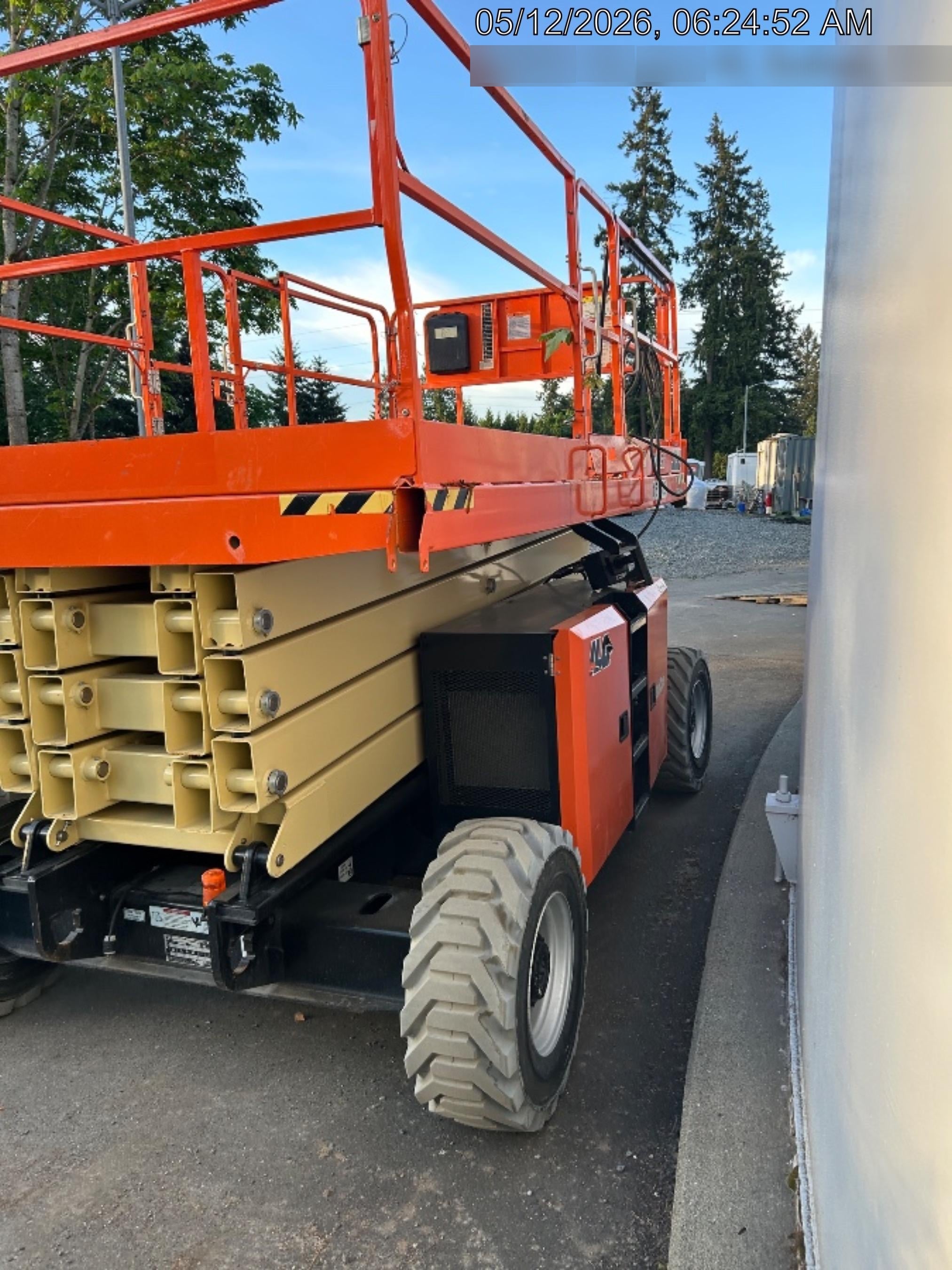 2021 JLG 430LRT