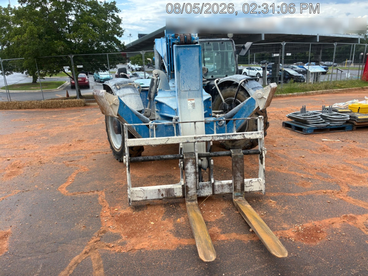 2019 Genie GTH-1056 Cab/Heat/AC, Solid RT Tires, LED Work Lights, Beacon 60" QA Carriage, 60" Forks