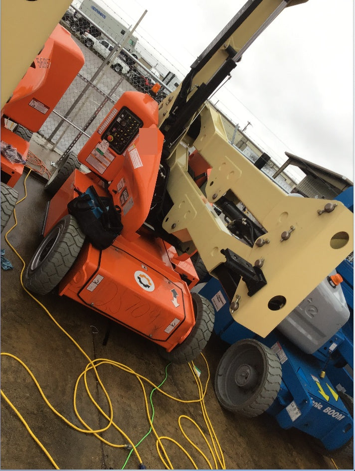 2020 JLG E400AJPN