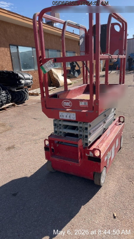 2020 MEC 1330SE Solid NM Tires, Steel Swing out Doors, LCS, Beacon, 900W Inverter