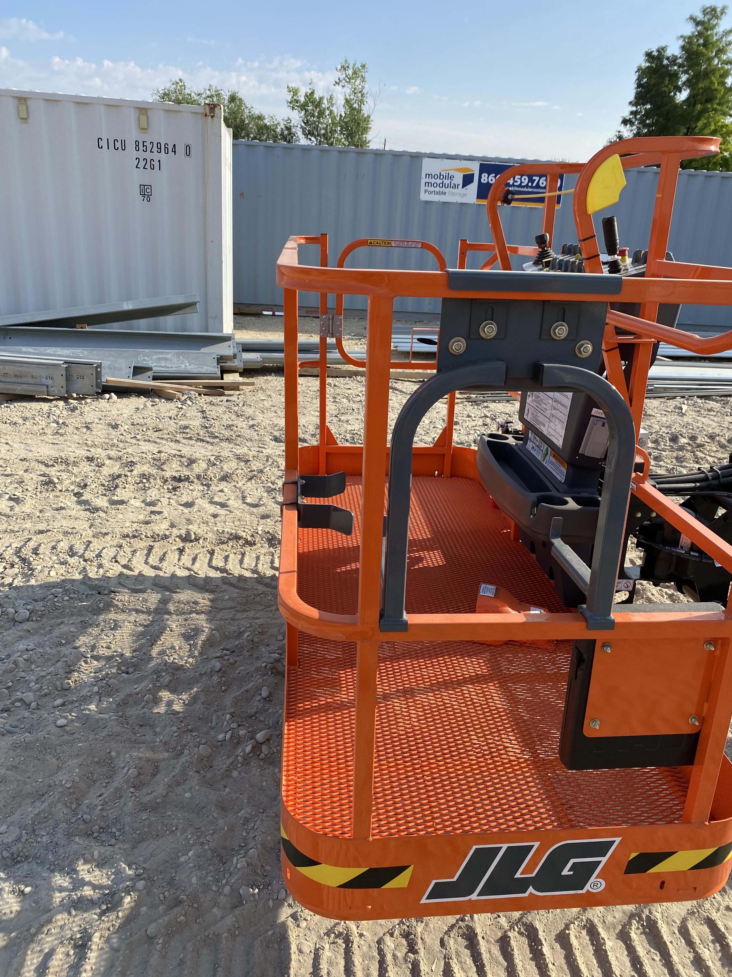 2023 JLG 660SJ