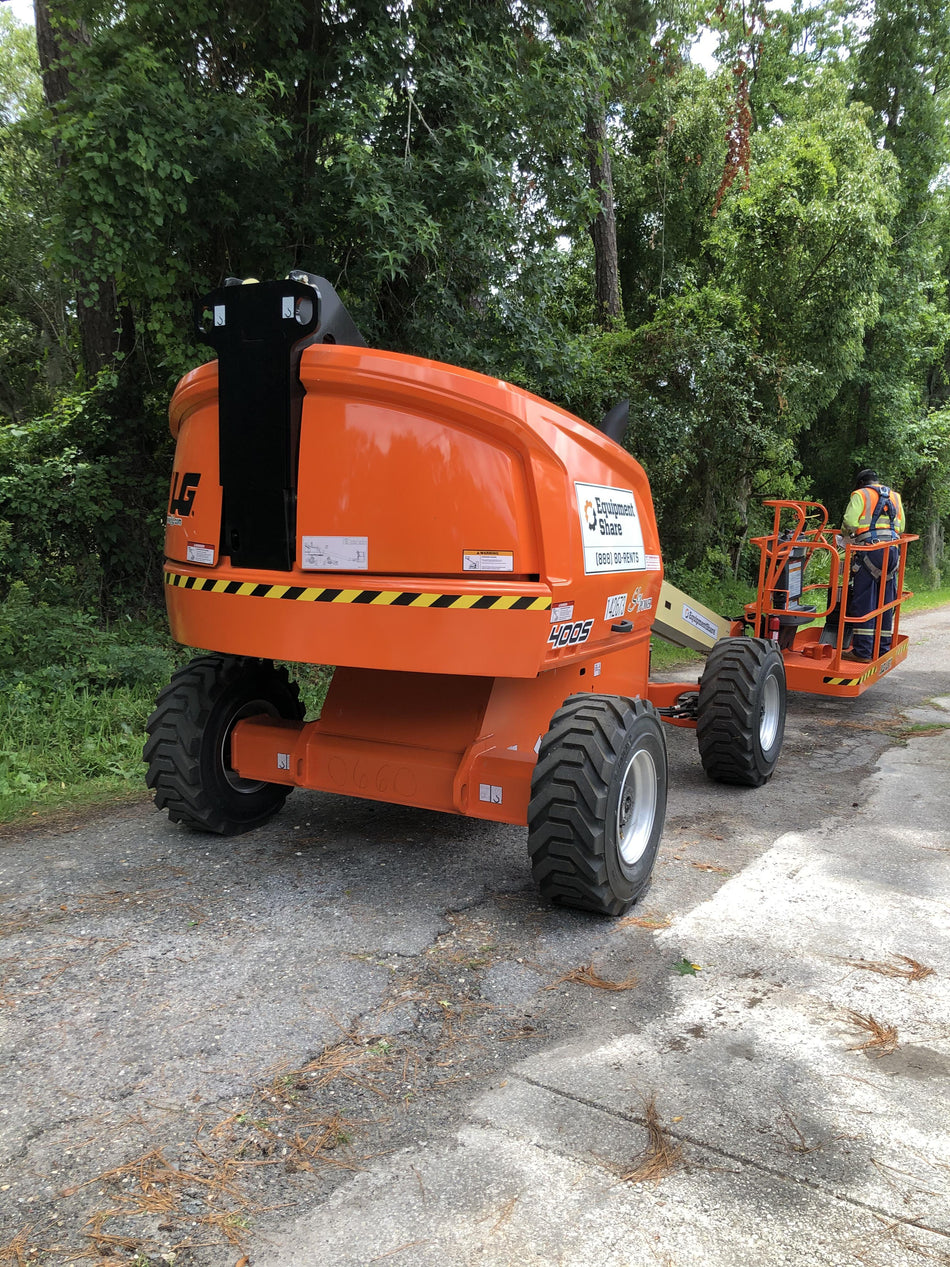 2021 JLG 400S