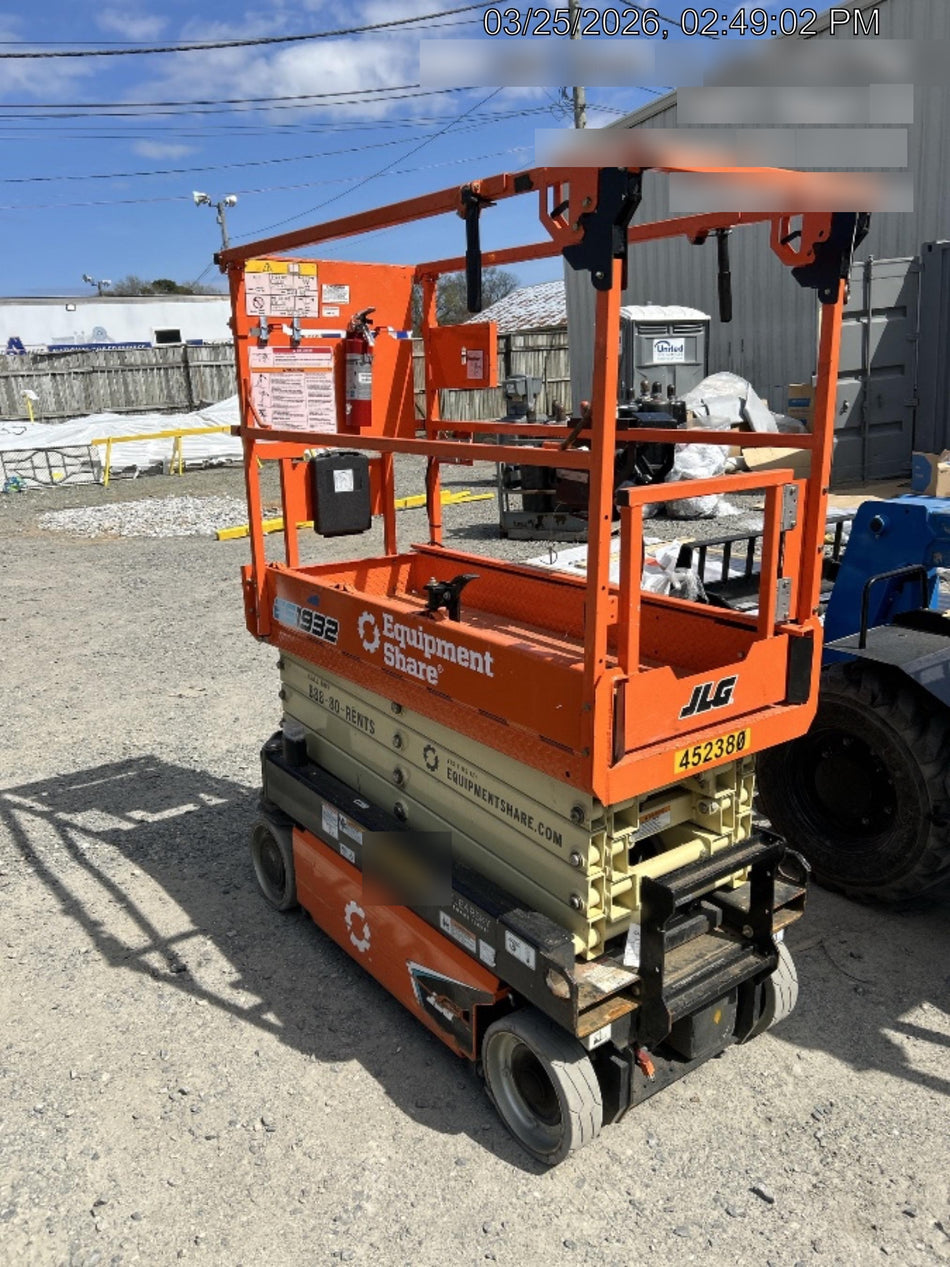 2024 JLG ES1932