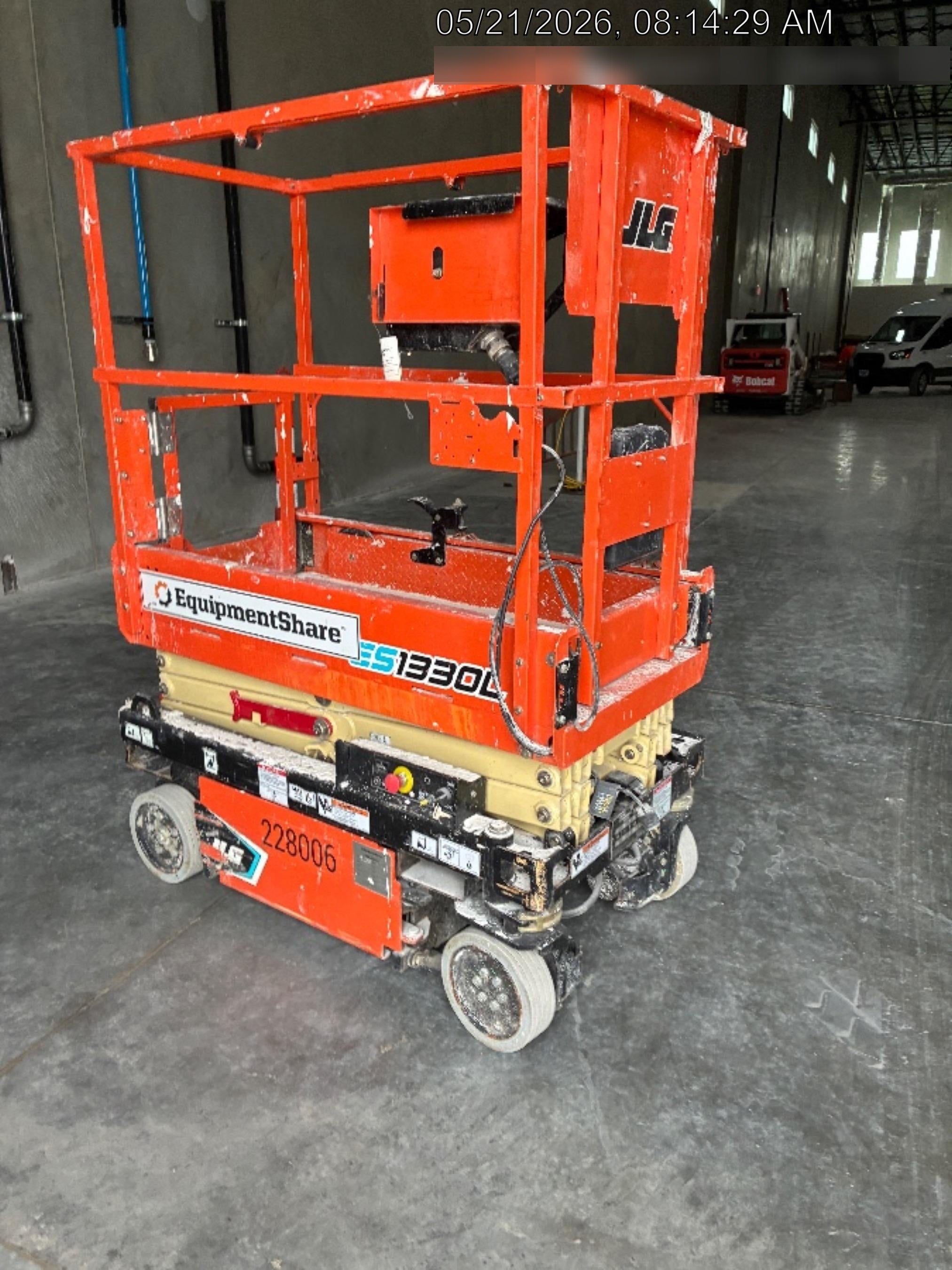 2022 JLG ES1330L