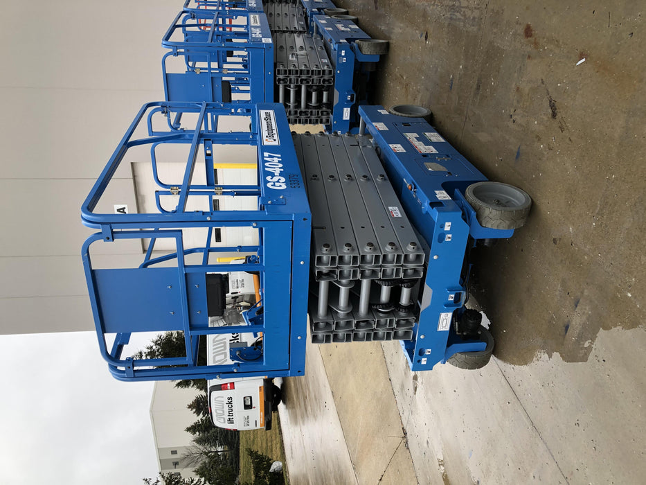 2019 Genie GS-4047 Folding rails with half height swing gate