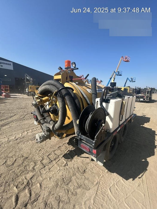 2021 VAC-TRON LP573XDT