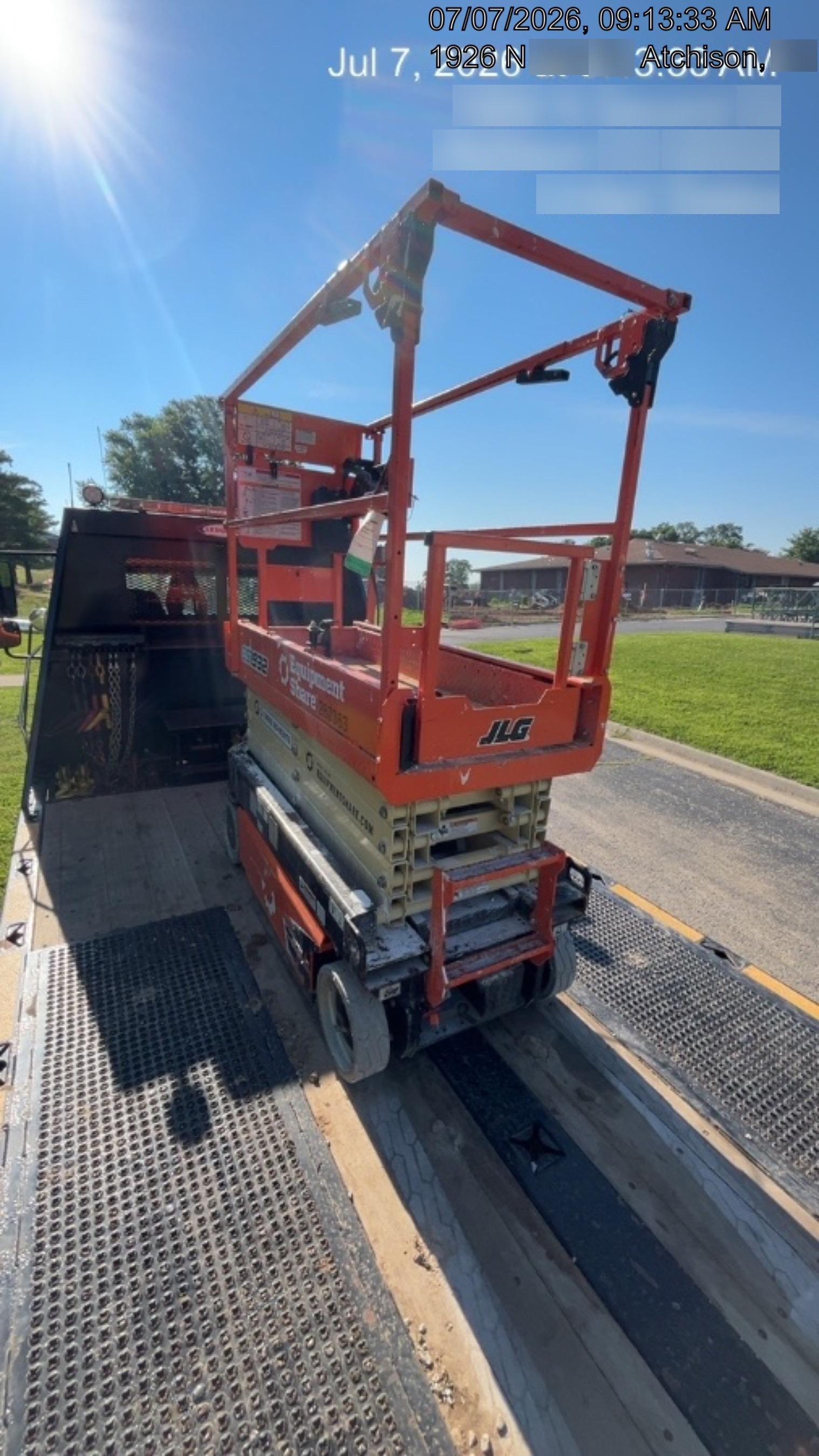 2022 JLG ES1932