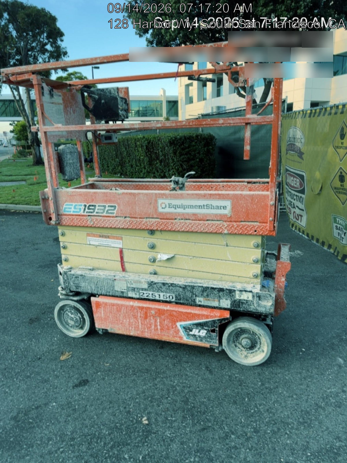 2022 JLG ES1932