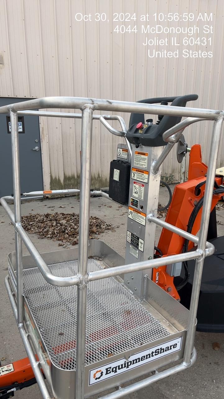 2022 JLG T350