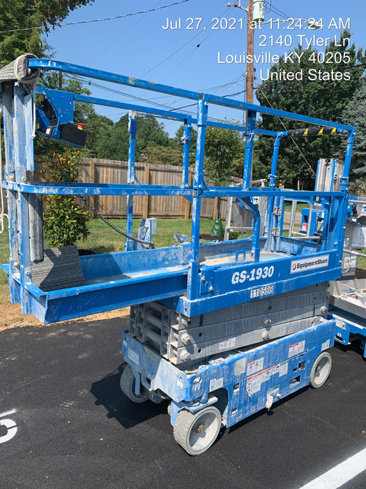 2020 Genie GS-1930 Solid Non Marking Tires, Beacon, Folding rails with half height swing gate, 800W Inverter