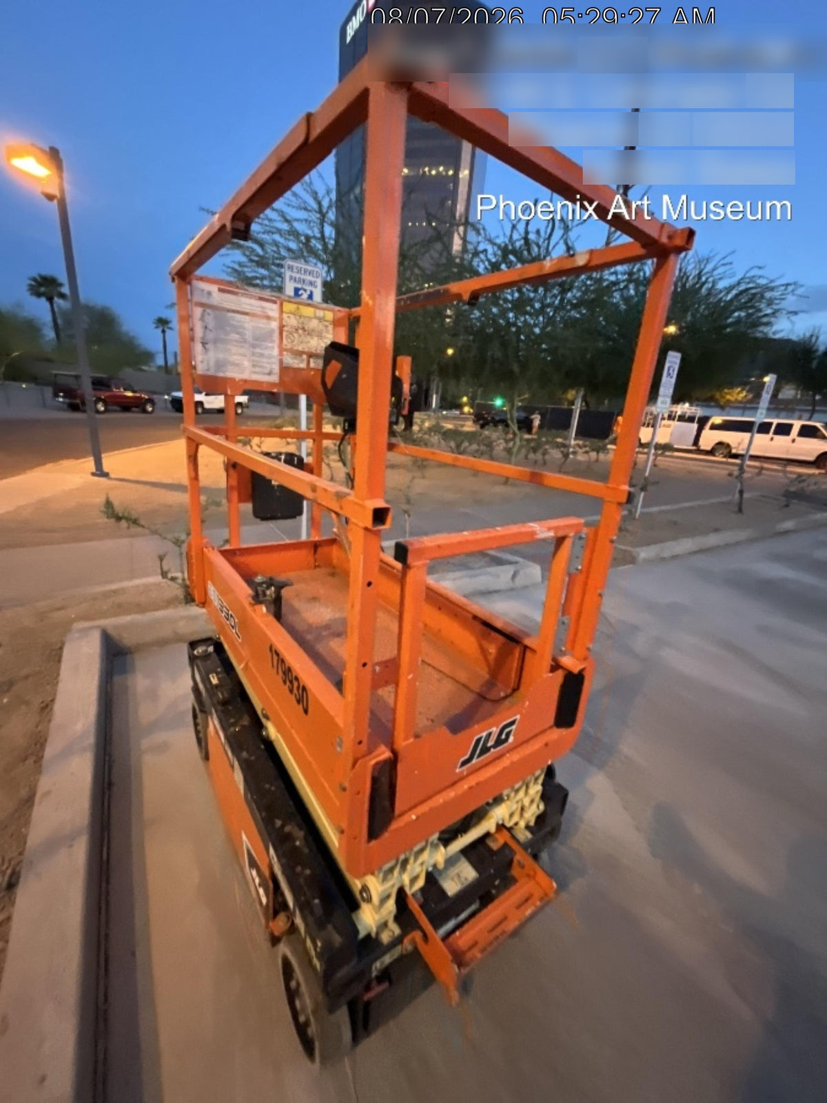 2021 JLG ES1330L