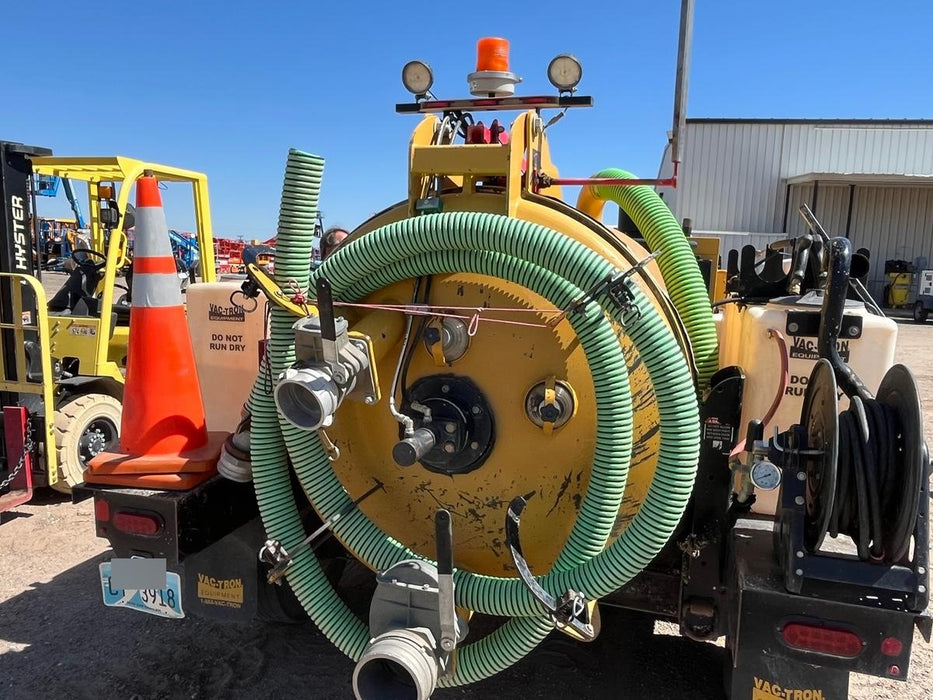 2021 Vac-Tron LP573XDT 500 Gallon Debris Tank w/ Hydraulic Tilt, two (2) 100 Gallon Water Tanks, Low Profile Torsion Axles (12,000 GVWR)