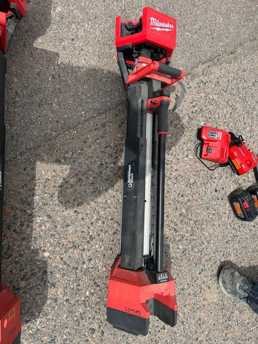 2022 MILWAUKEE 2136-20