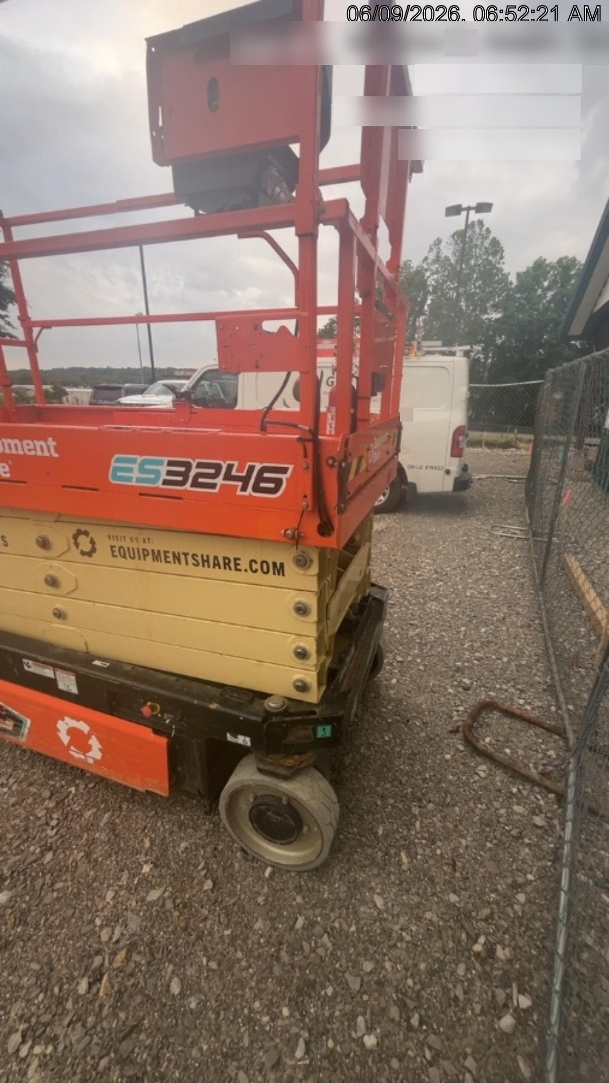 2022 JLG ES3246