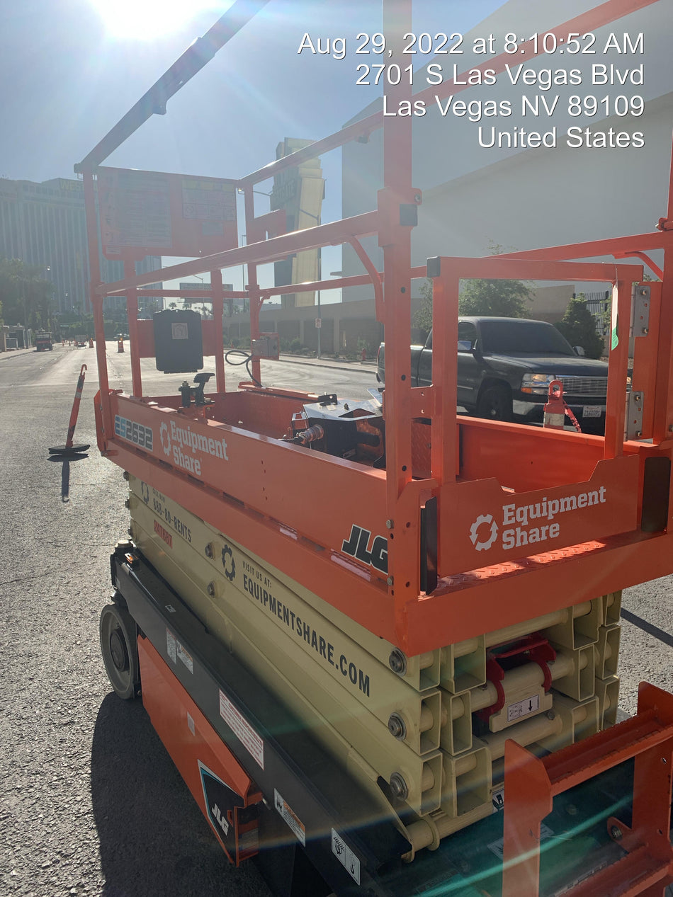 2022 JLG ES2632