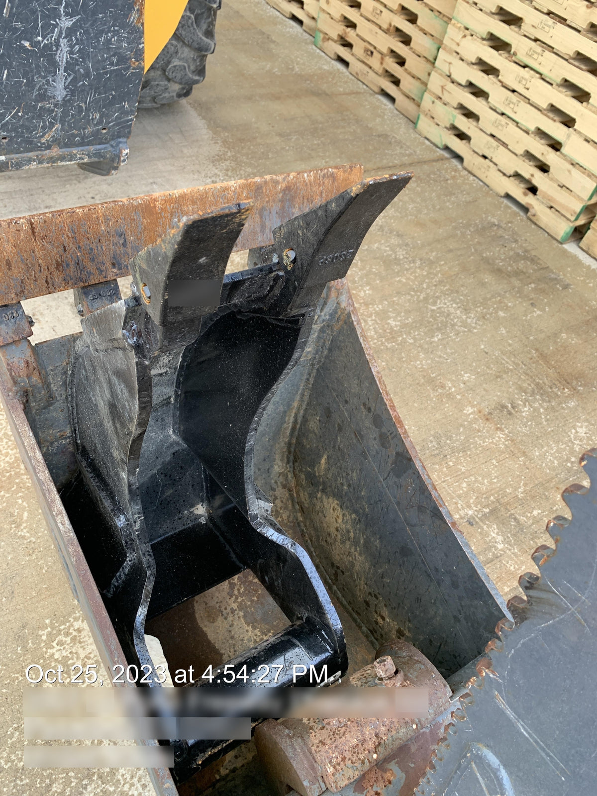 2023 TAG MANUFACTURING 8" Cribbing Bucket -Tag