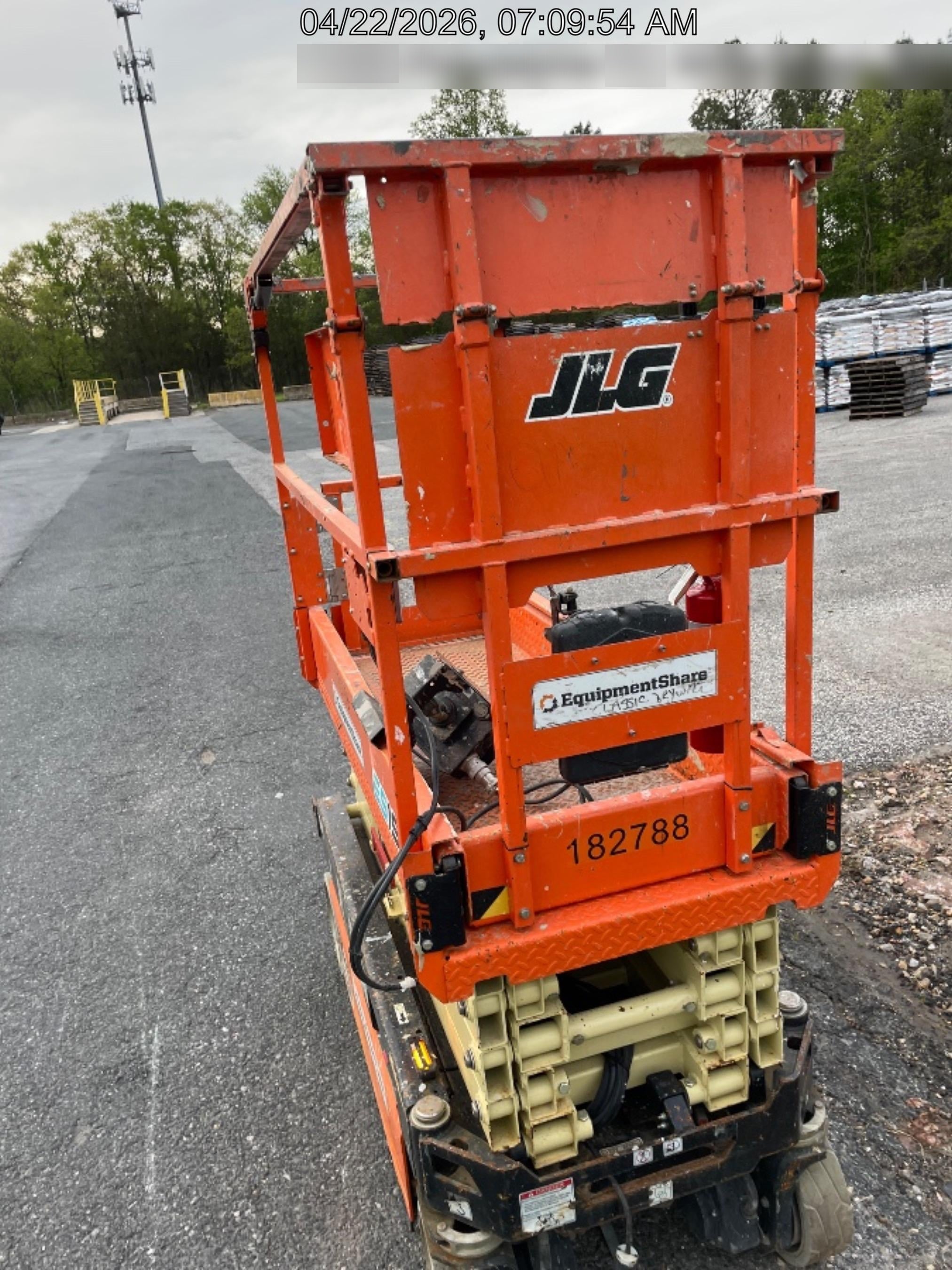 2021 JLG ES1932