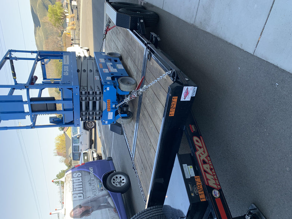 2020 Genie GS-1930 Solid Non Marking Tires, Beacon, Folding rails with half height swing gate, 800W Inverter