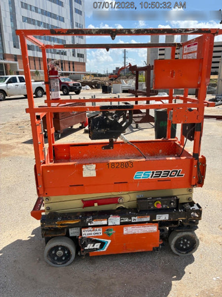 2021 JLG ES1330L