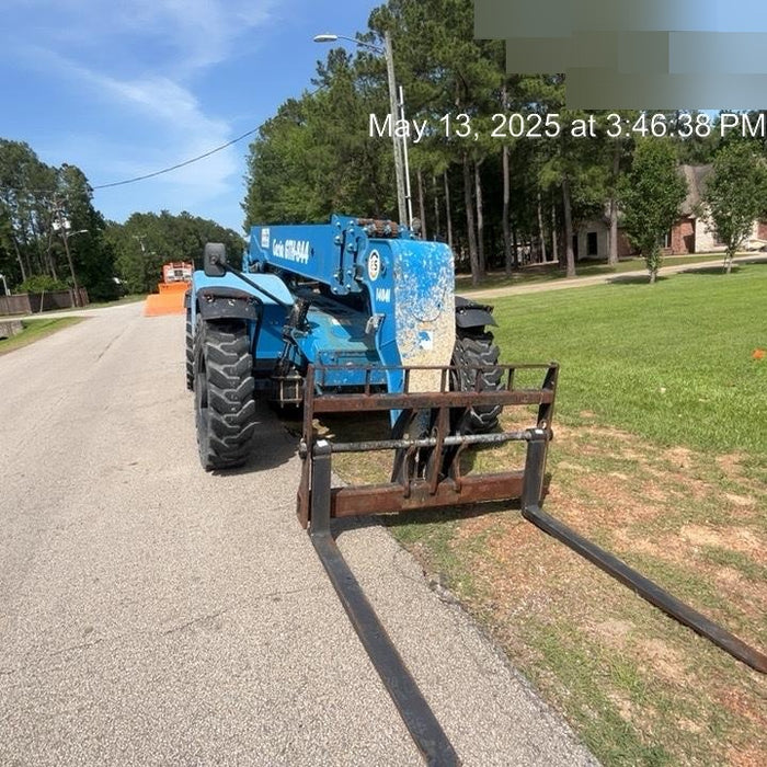 2018 Genie GTH-844 GTH-844 w/Open ROPS, Solid Tires, beacon/work lights, 60" carriage/forks