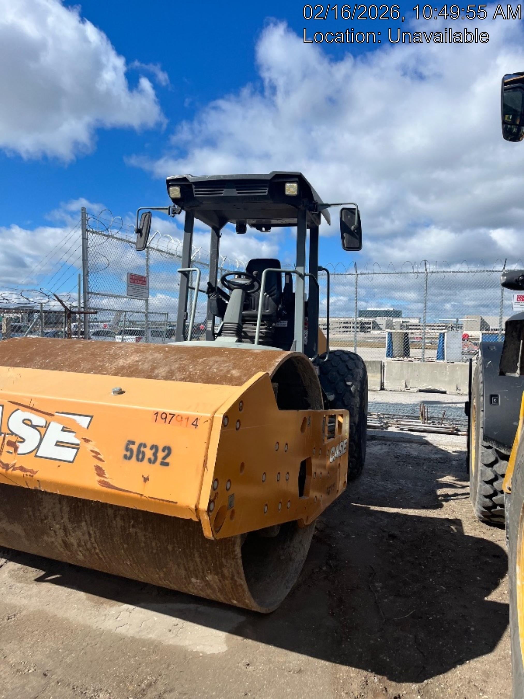 2021 CASE SV211E