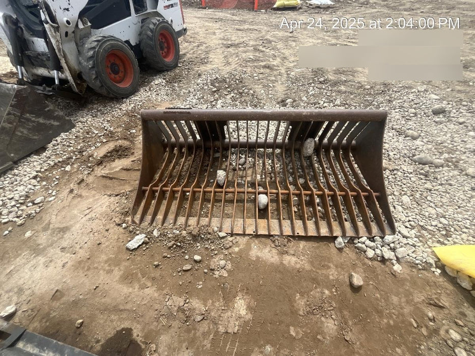 2019 BOBCAT 74" Rock Bucket - Bobcat