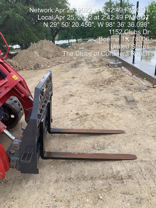 2021 PALADIN 48" Pallet Forks - Paladin