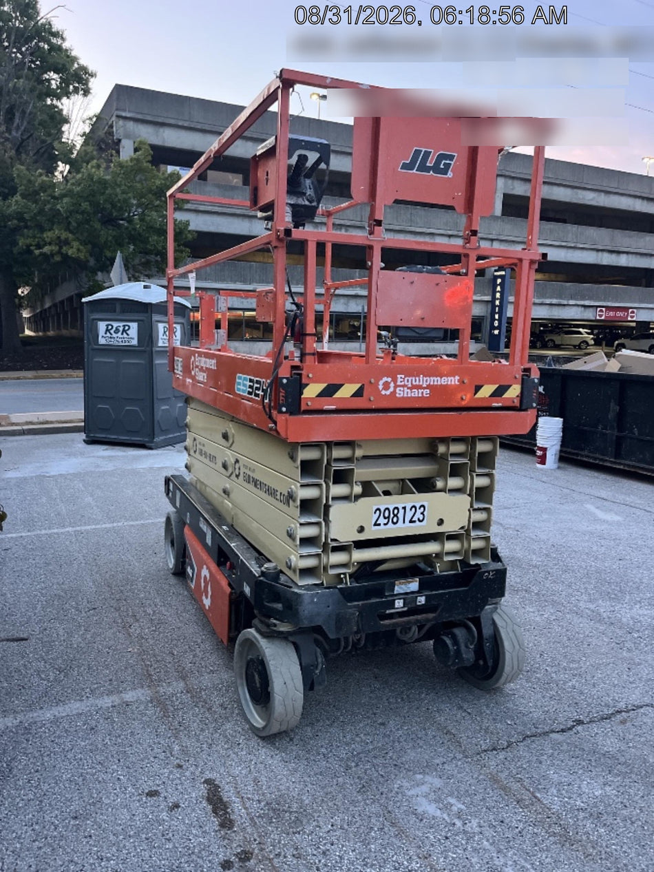 2023 JLG ES3246