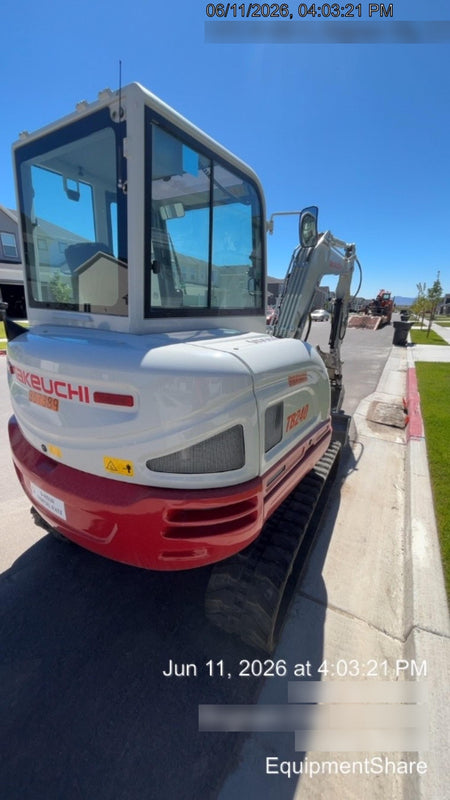 2023 TAKEUCHI TB240-CR