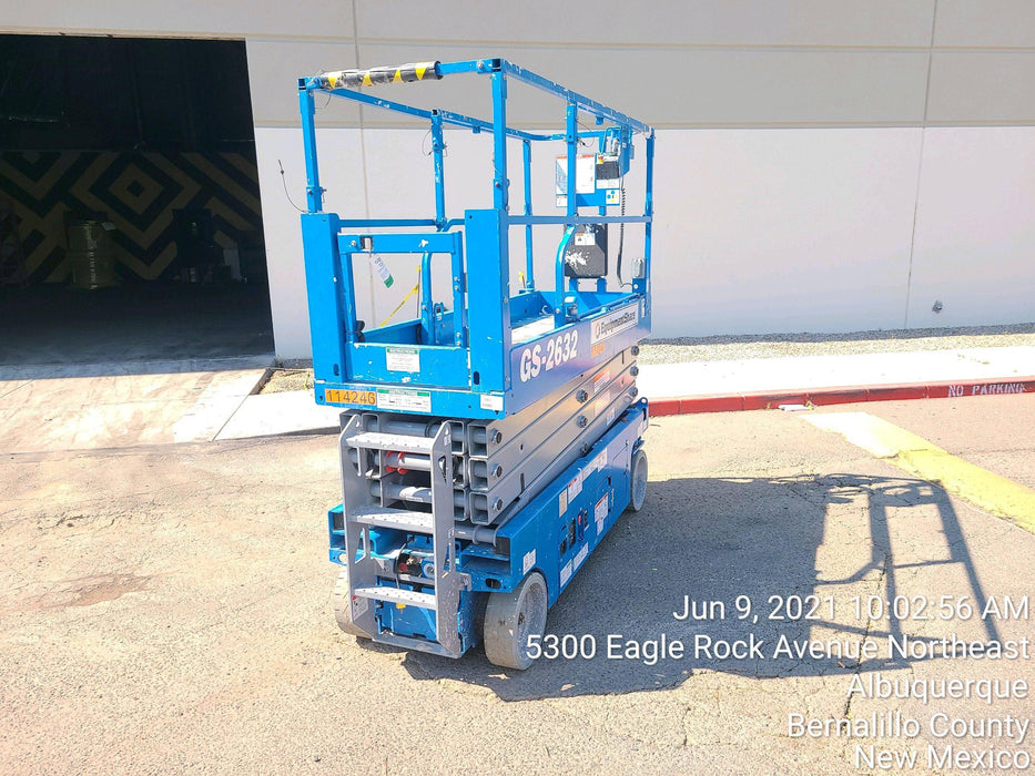 2020 Genie GS-2632 Solid NM Tires, Folding Rails with Half-Height Swing Gate, Beacon