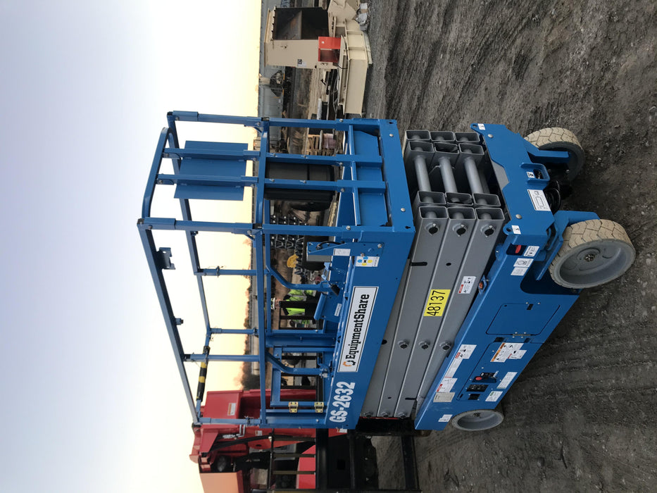 2019 Genie GS-2632 Folding rails with half height swing gate