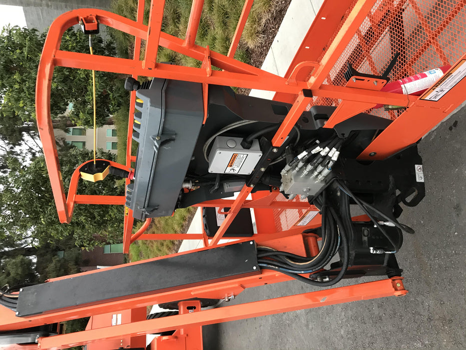 2020 JLG 800AJ