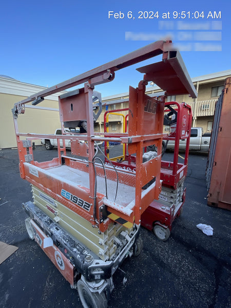 2021 JLG ES1932