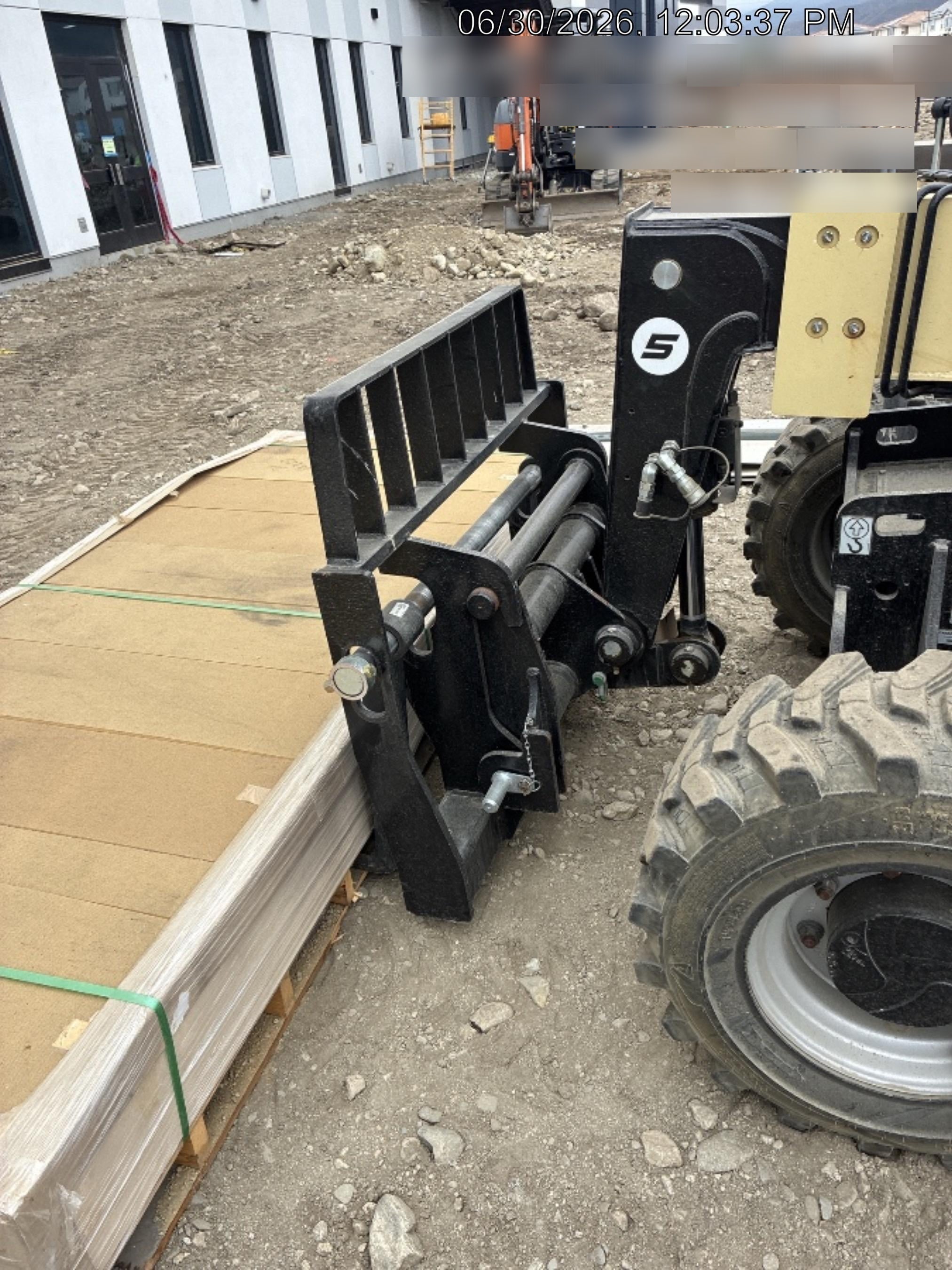 2025 JLG 519