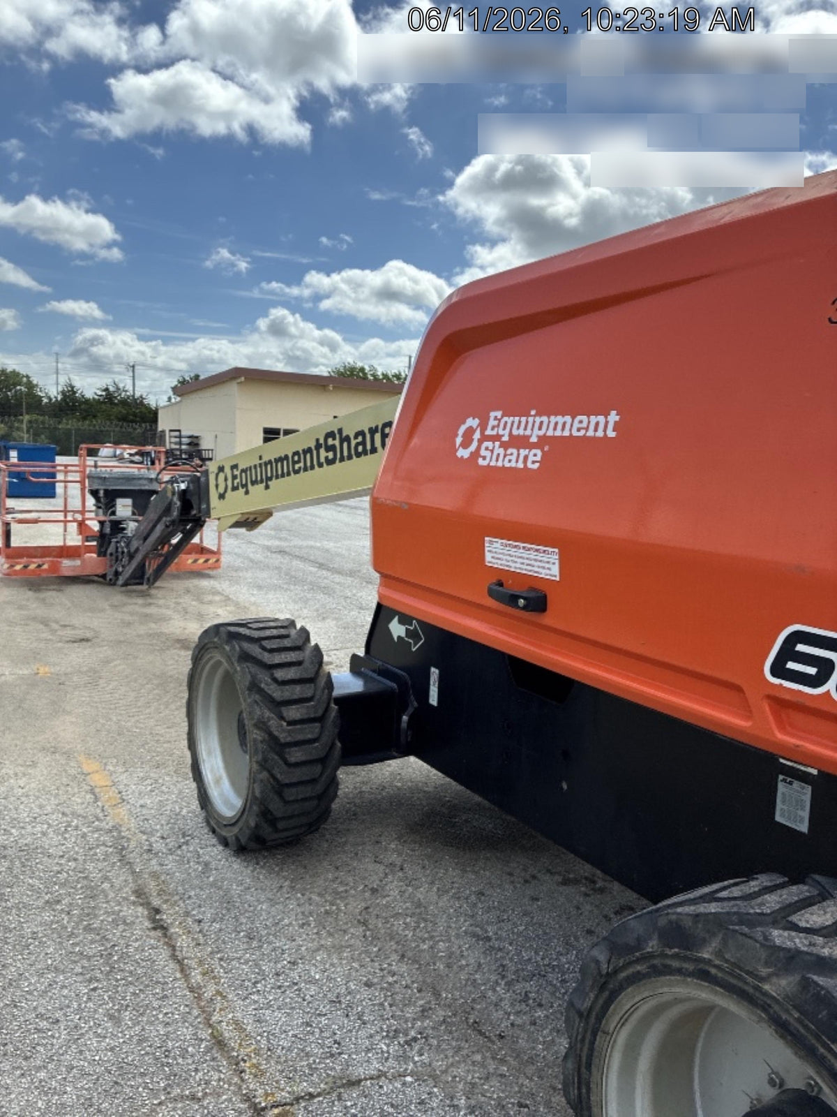 2023 JLG 660SJ