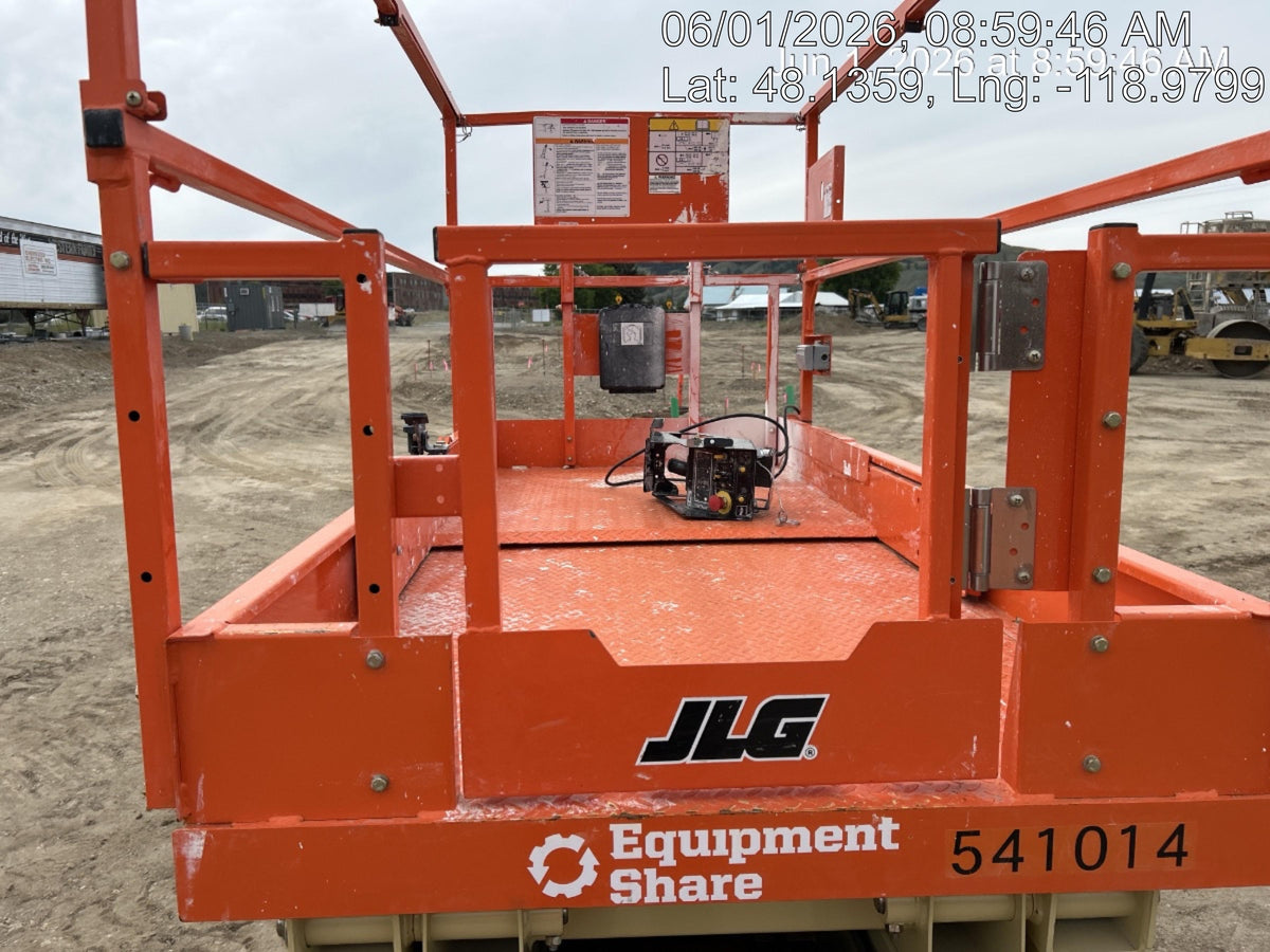 2025 JLG ES3246