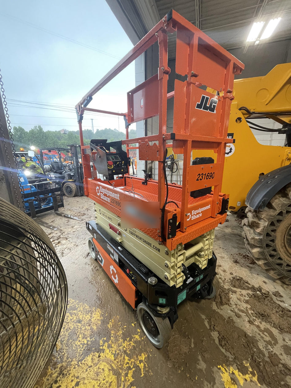2022 JLG ES1932