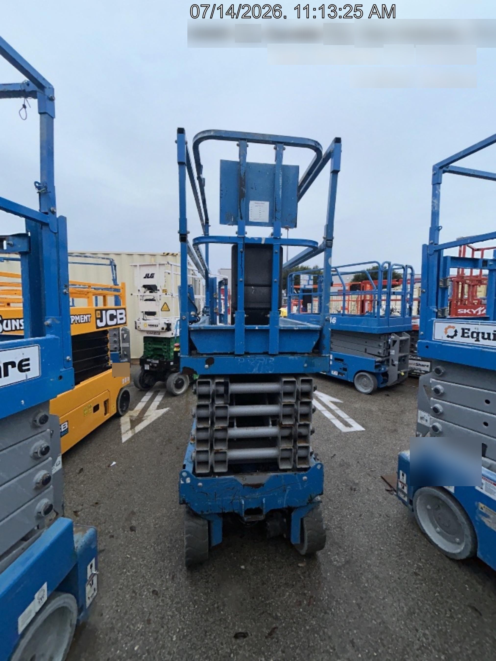 2017 Genie GS-3232 Genie GS3232 Lift w/Folding Rails and Swing Gate