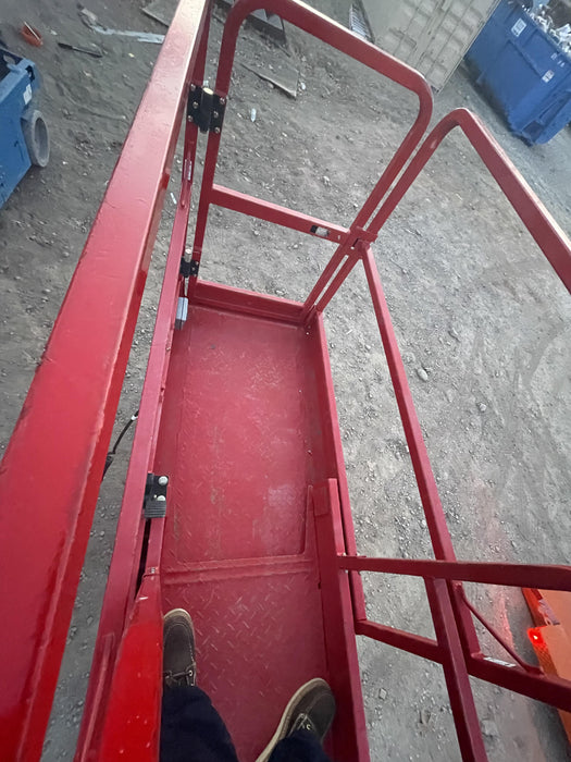 2020 MEC 1330SE Solid NM Tires, Steel Swing out Doors, LCS, Beacon, 900W Inverter