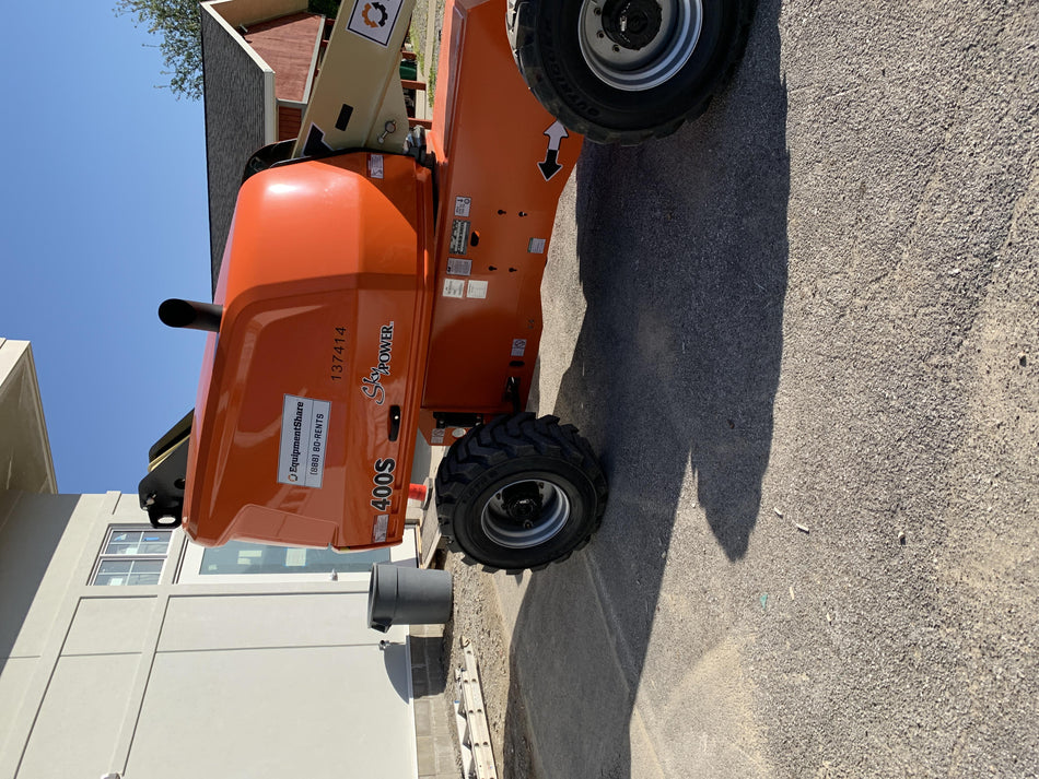2021 JLG 400S