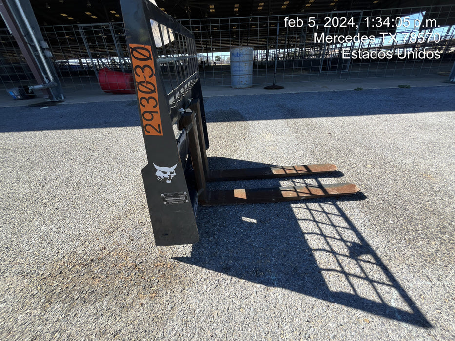 2023 BOBCAT 36" Mini Skid Steer Fork Carriage - Bobcat