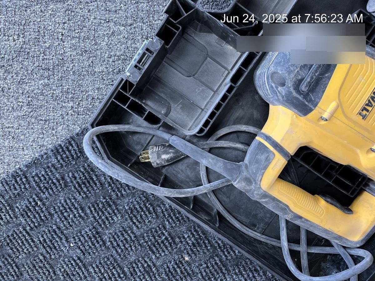 2022 DEWALT D25481