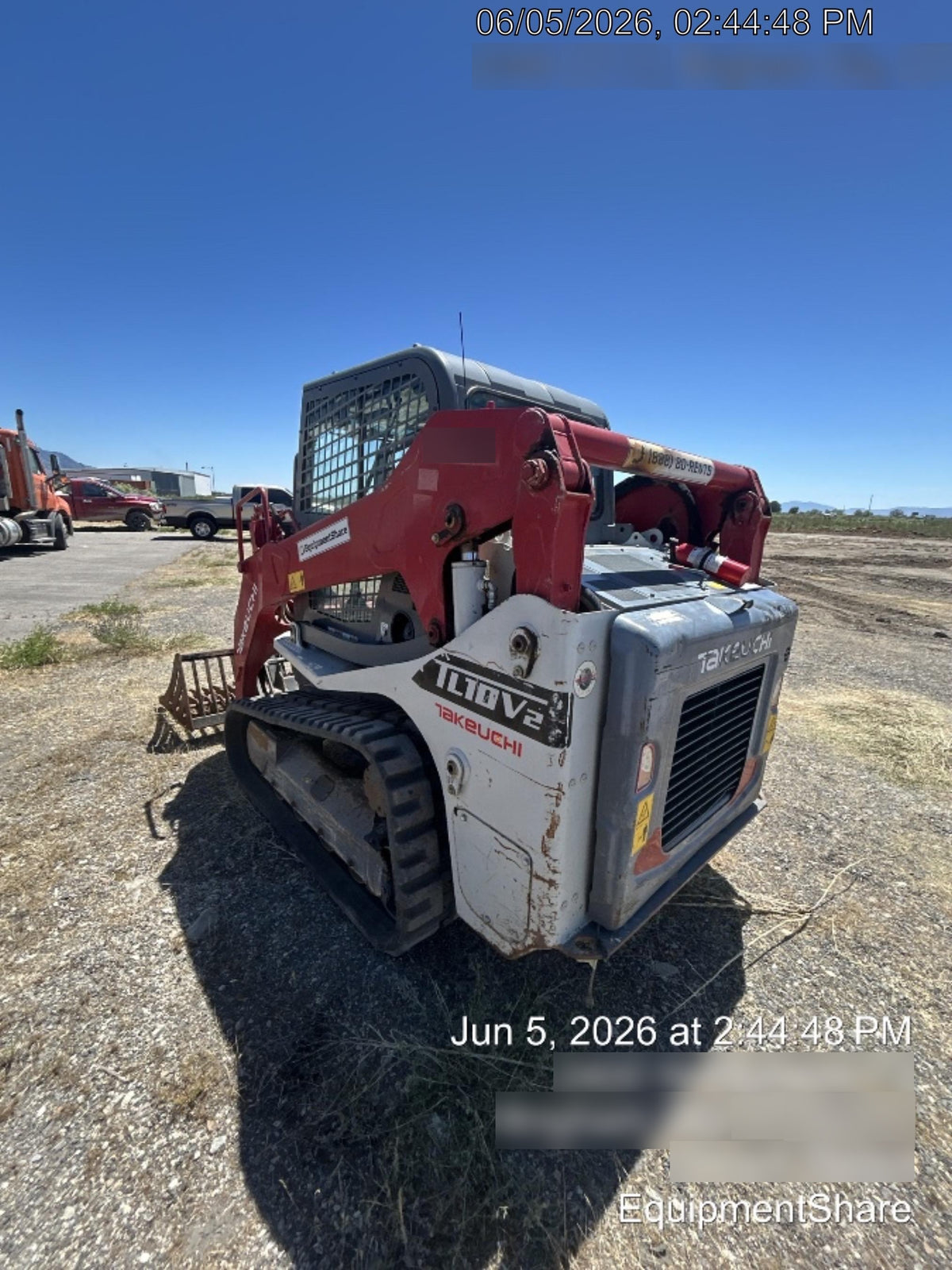 2019 Takeuchi TL10V2-CR Cab/Heat/AC, Rubber Tracks, Backup Alarm, Front & rear working Lights, Auxiliary Hydraulics, 2 Speed Travel, Engine Monitoring System, Hydraulic universal quick hitch w/76" HD dirt bucket with 8 teeth, 20.3 cubic feet capacity, 48" Pallet forks and frame