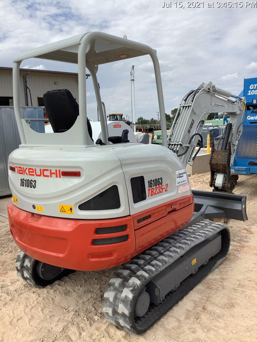 2021 TAKEUCHI TB235-2R
